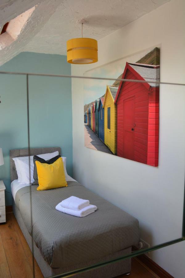 Dream Catcher Cottage Уитби Экстерьер фото